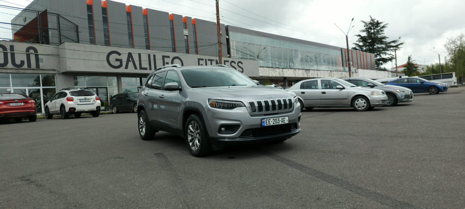Jeep Cherokee - фото 3