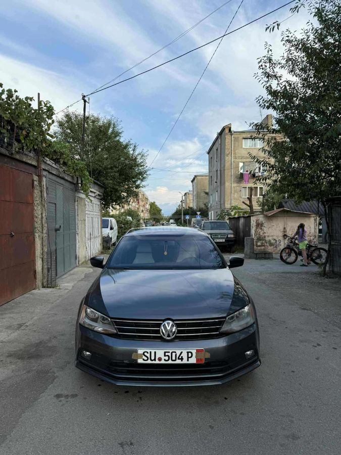 Volkswagen Jetta - фото 1