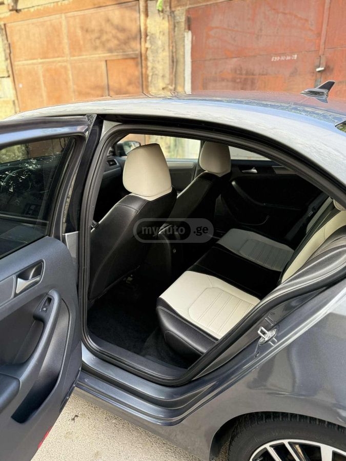 Volkswagen Jetta - фото 10