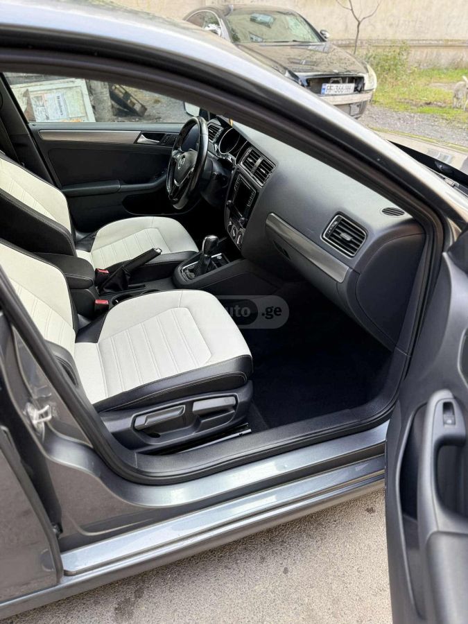 Volkswagen Jetta - фото 11