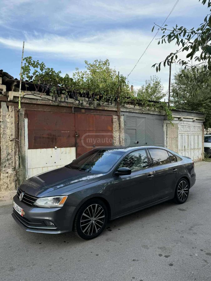 Volkswagen Jetta - фото 2