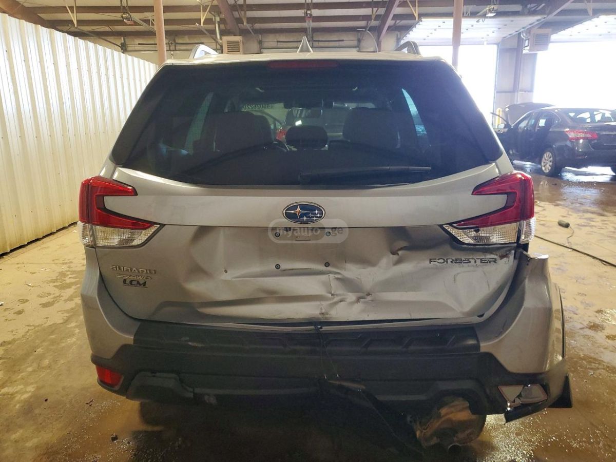 Subaru Premium 4dr All-Wheel Drive CV — миниатюра 6