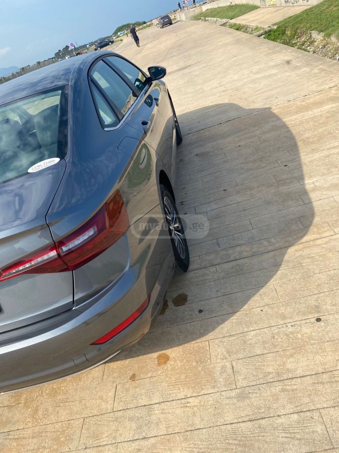 Volkswagen Jetta - фото 2