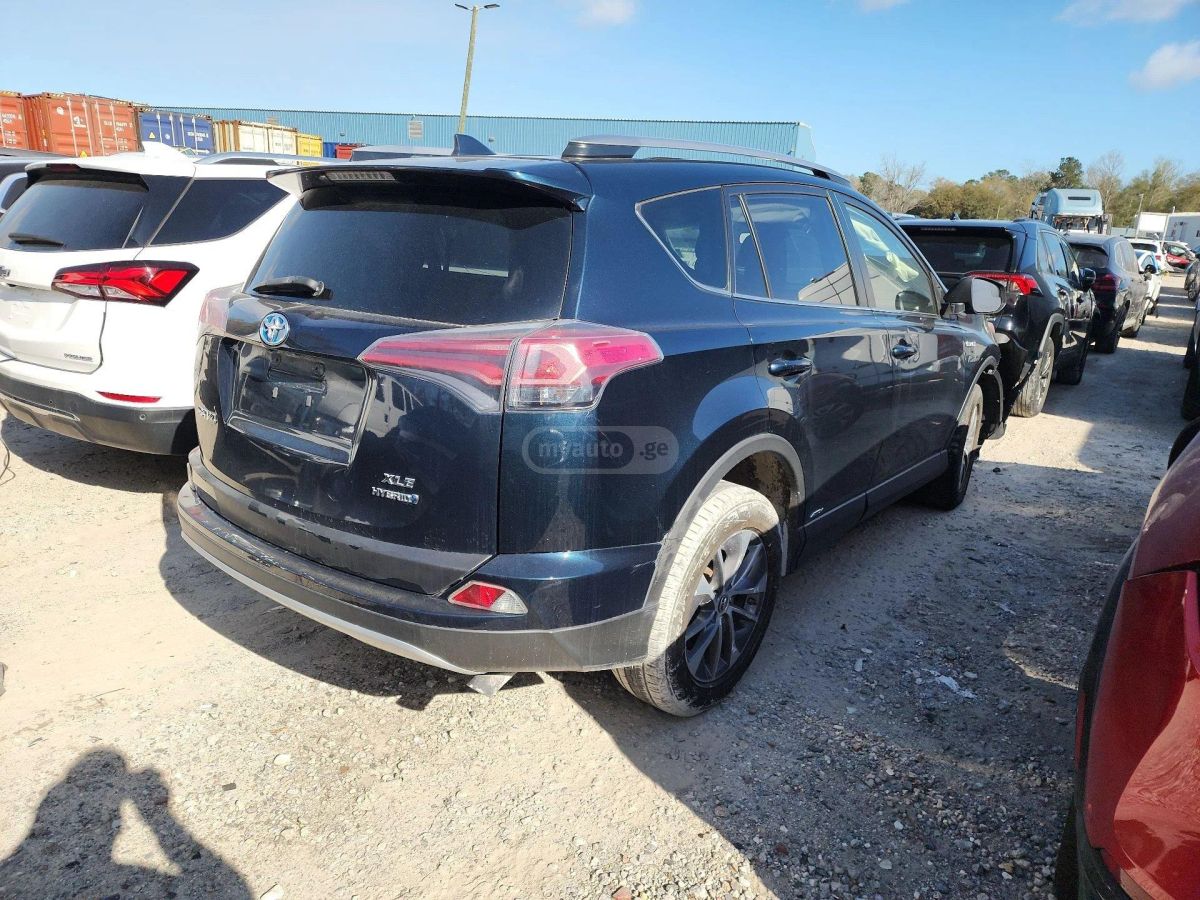 Toyota RAV 4 - фото 12