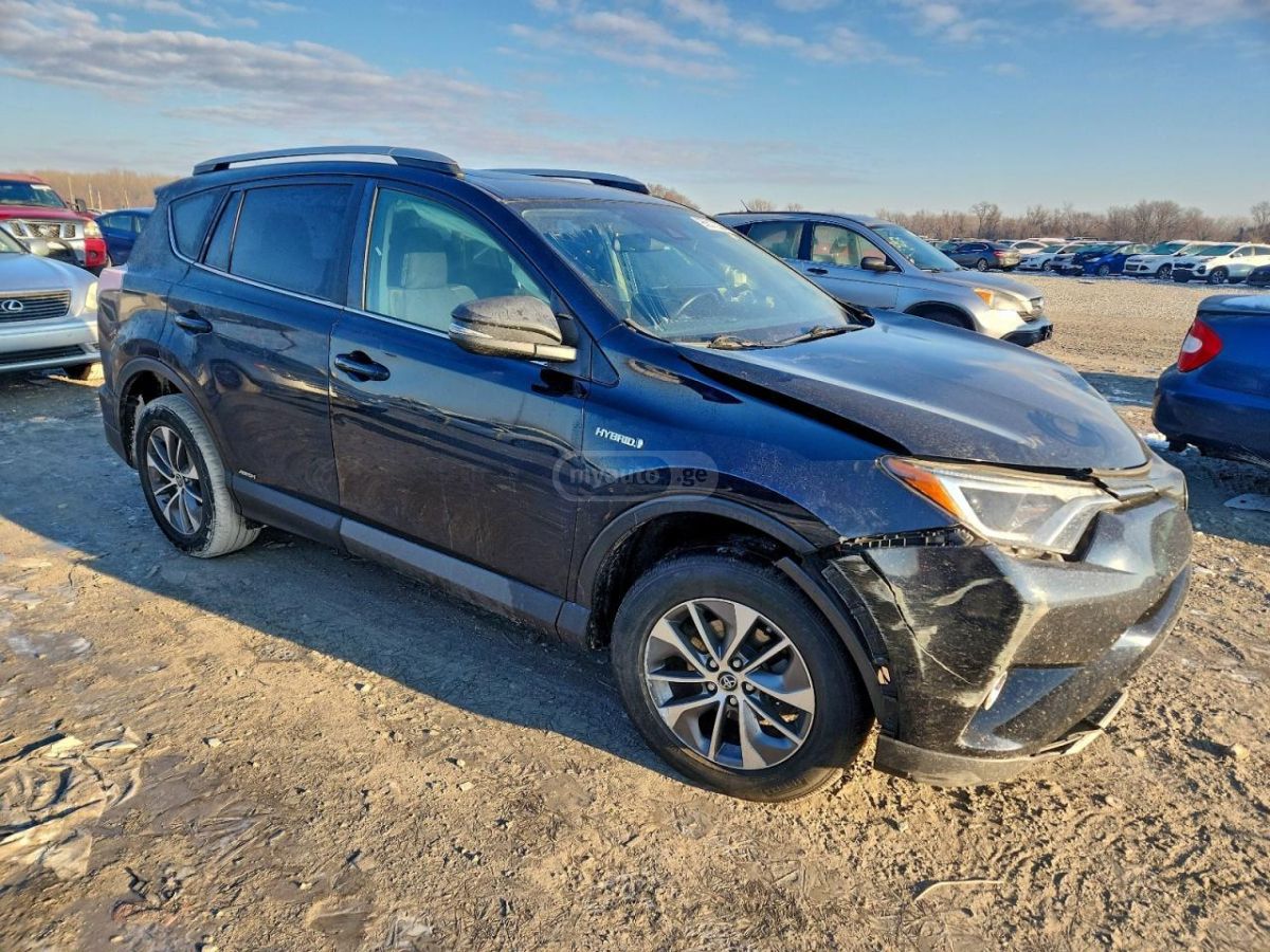 Toyota RAV 4 - фото 2