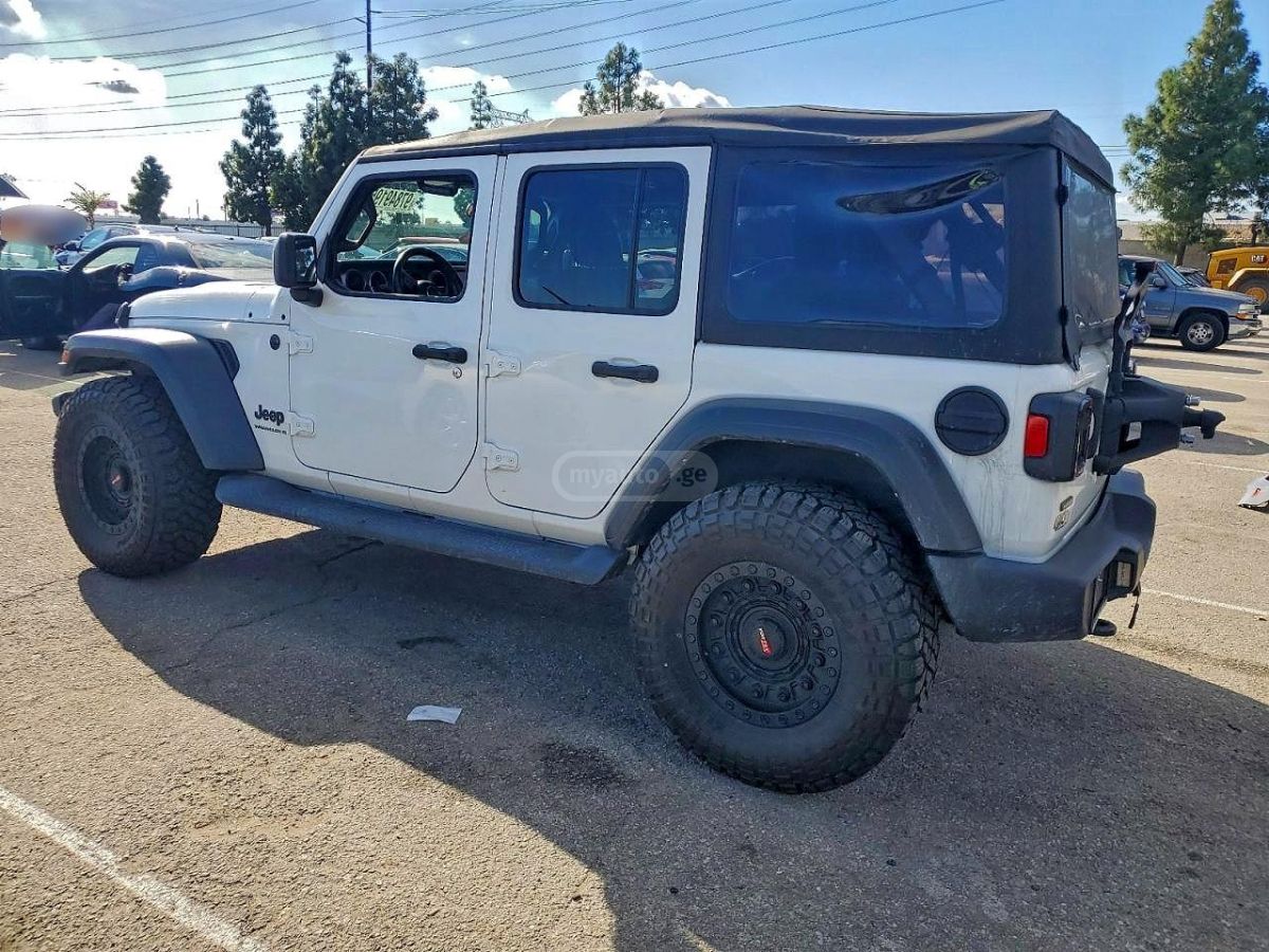 Jeep Wrangler - фото 2