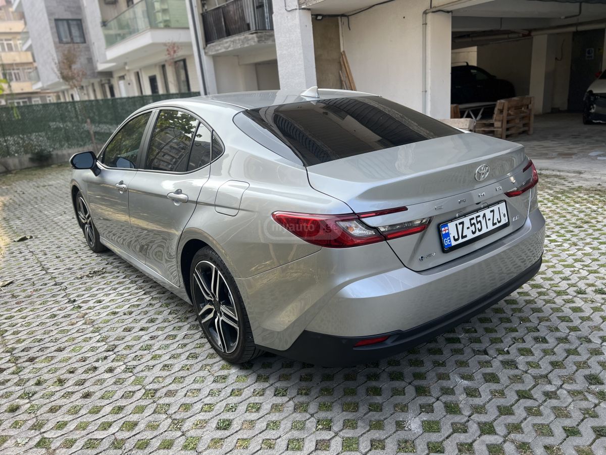 Toyota Camry - фото 4