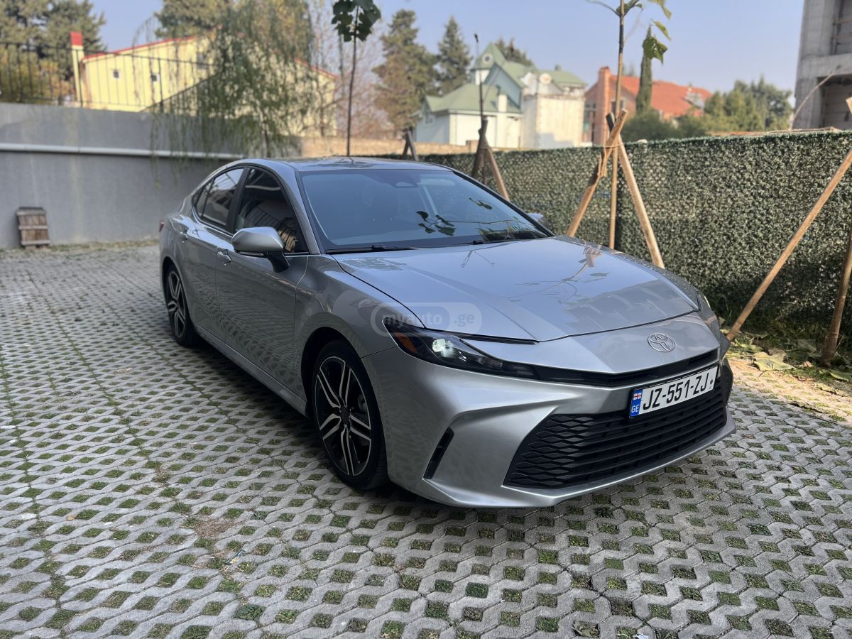 Toyota Camry - фото 5