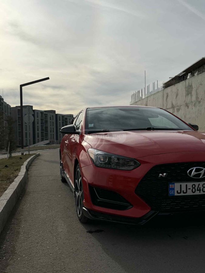 Hyundai Veloster - фото 1