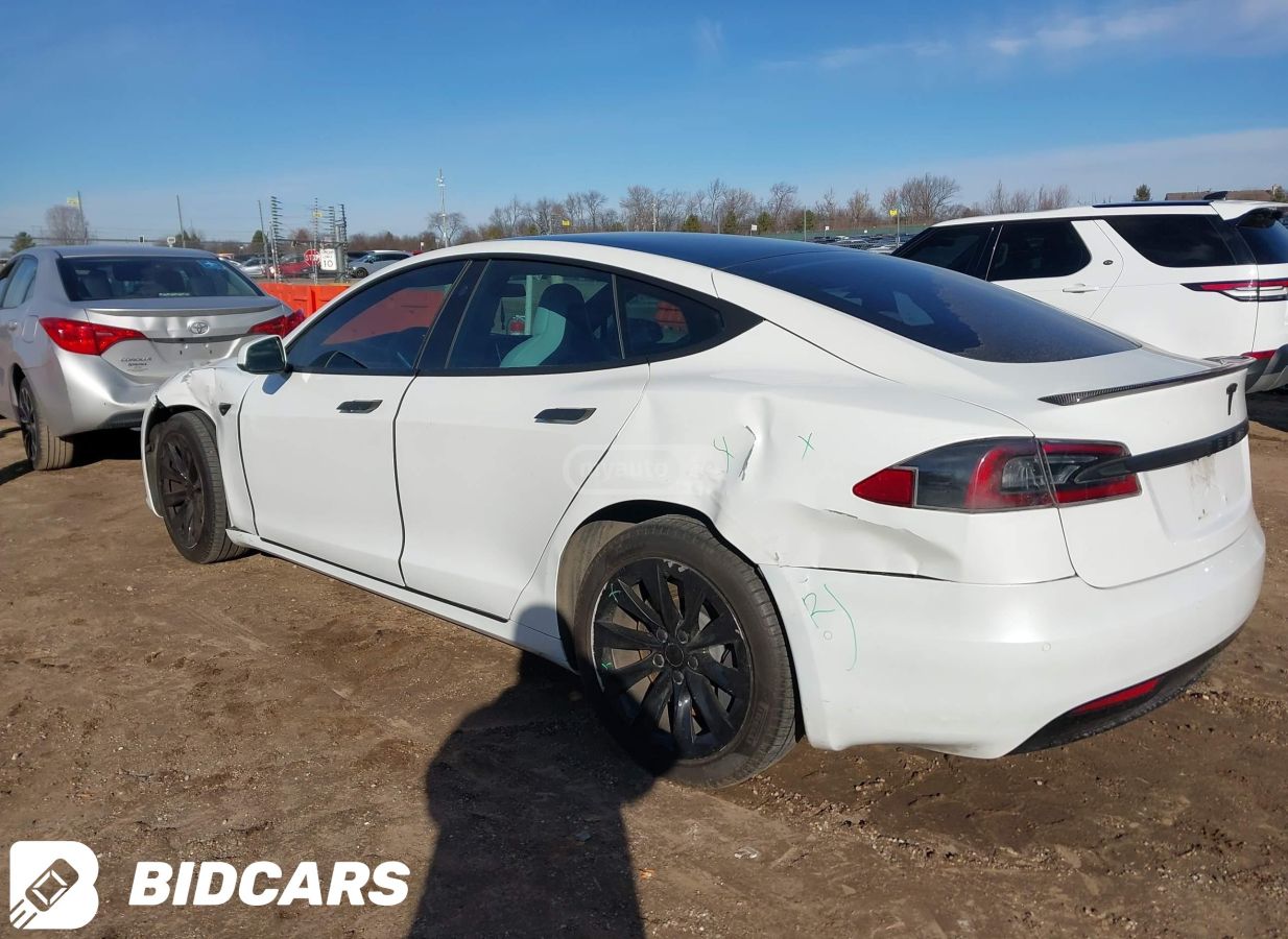 Tesla Model S - фото 4