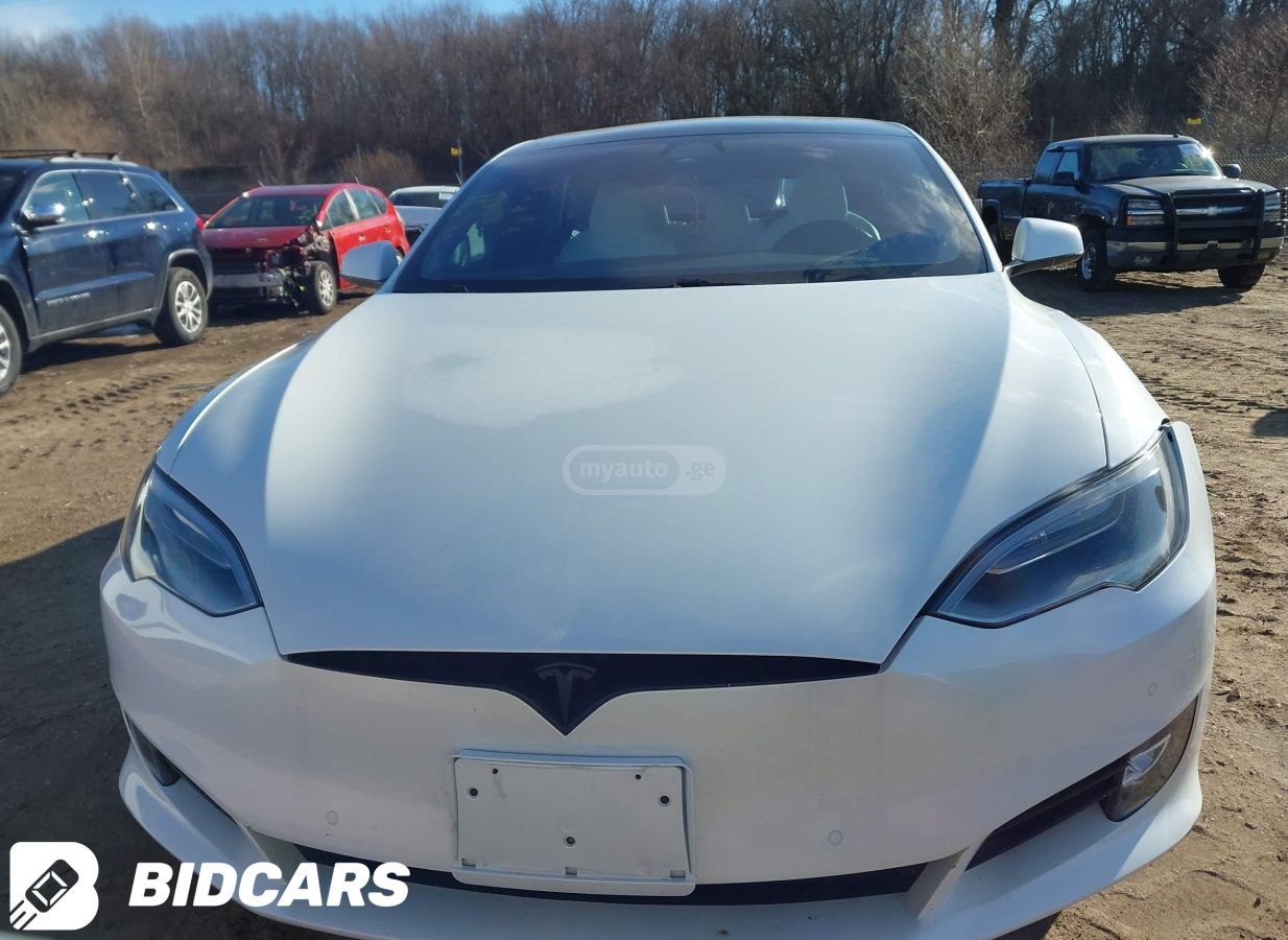 Tesla Model S - фото 5