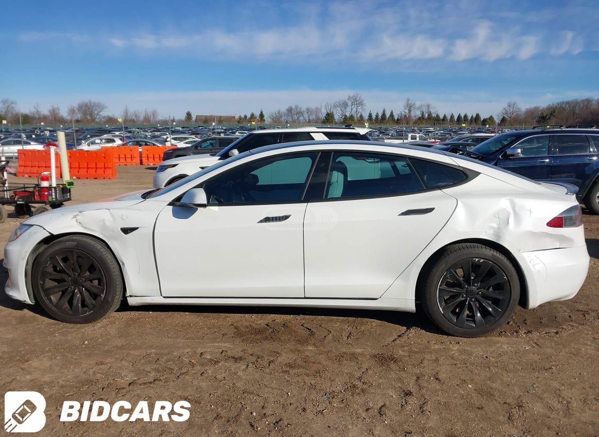 Tesla Model S - фото 7