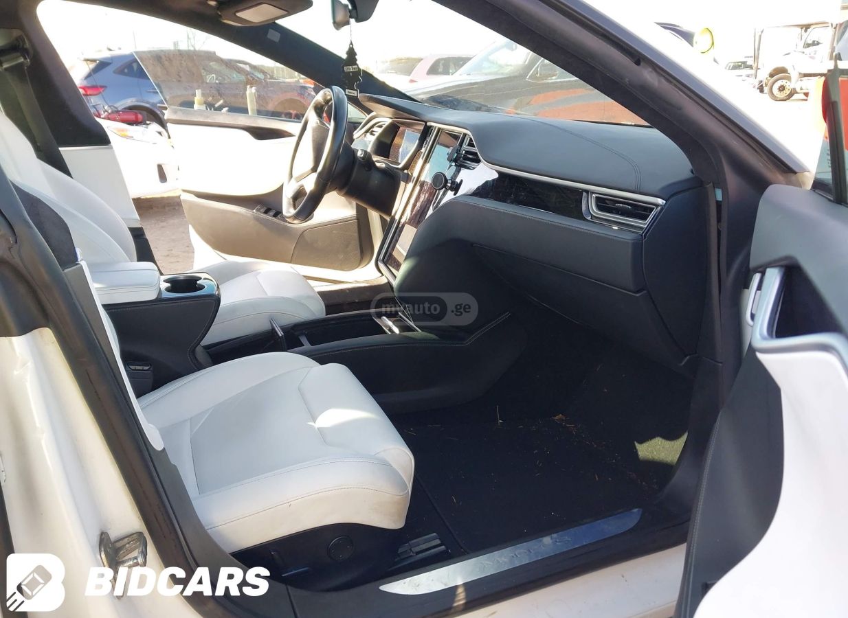 Tesla Model S - фото 8