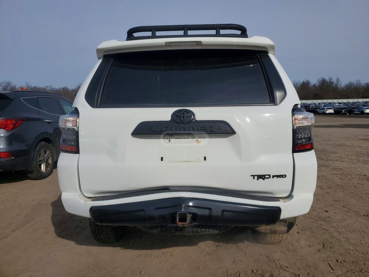 Toyota 4 Runner - фото 6