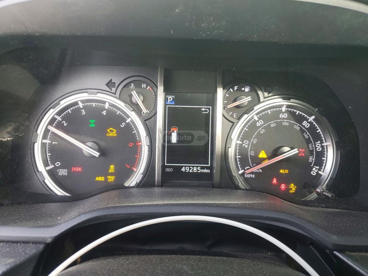 Toyota 4 Runner - фото 9