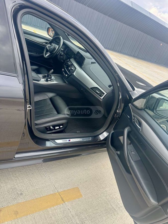 BMW M550 - фото 9