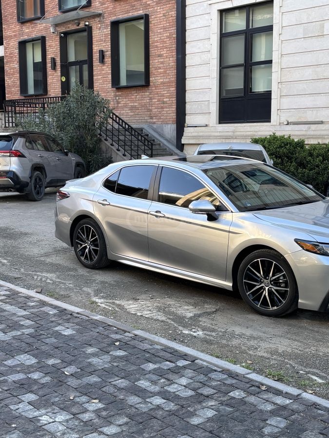 Toyota Camry - фото 2