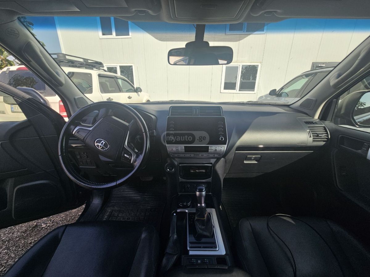 Toyota Land Cruiser Prado - фото 2