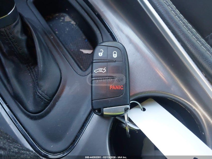 Dodge Challenger - фото 11