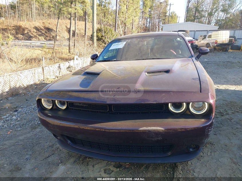 Dodge Challenger - фото 12