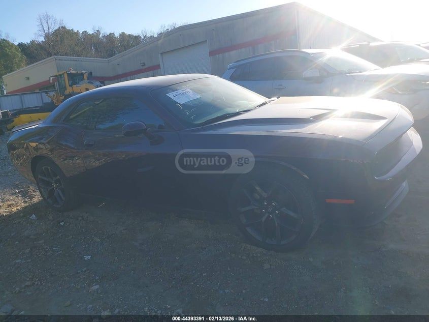 Dodge Challenger - фото 13