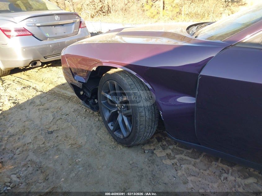 Dodge Challenger - фото 6