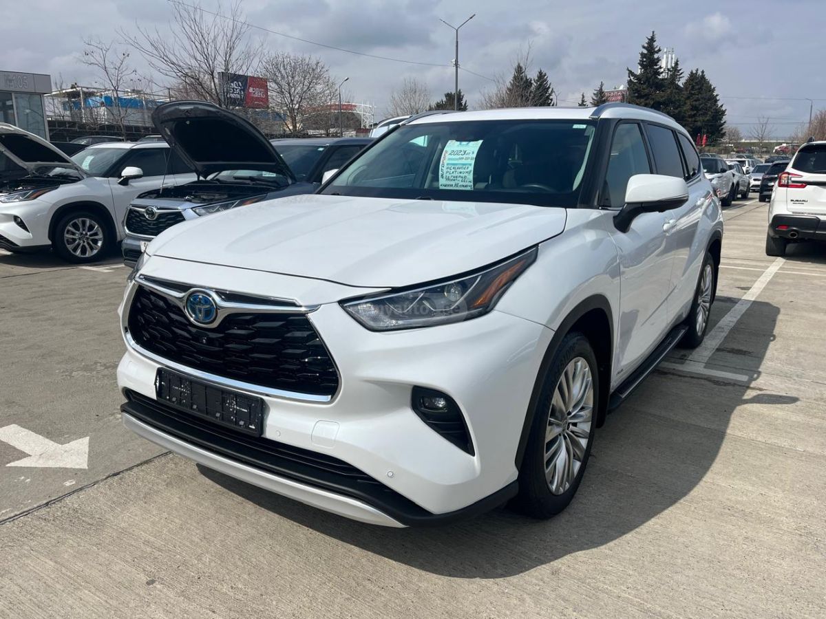 Toyota Platinum 4dr All-Wheel Drive C — миниатюра 1