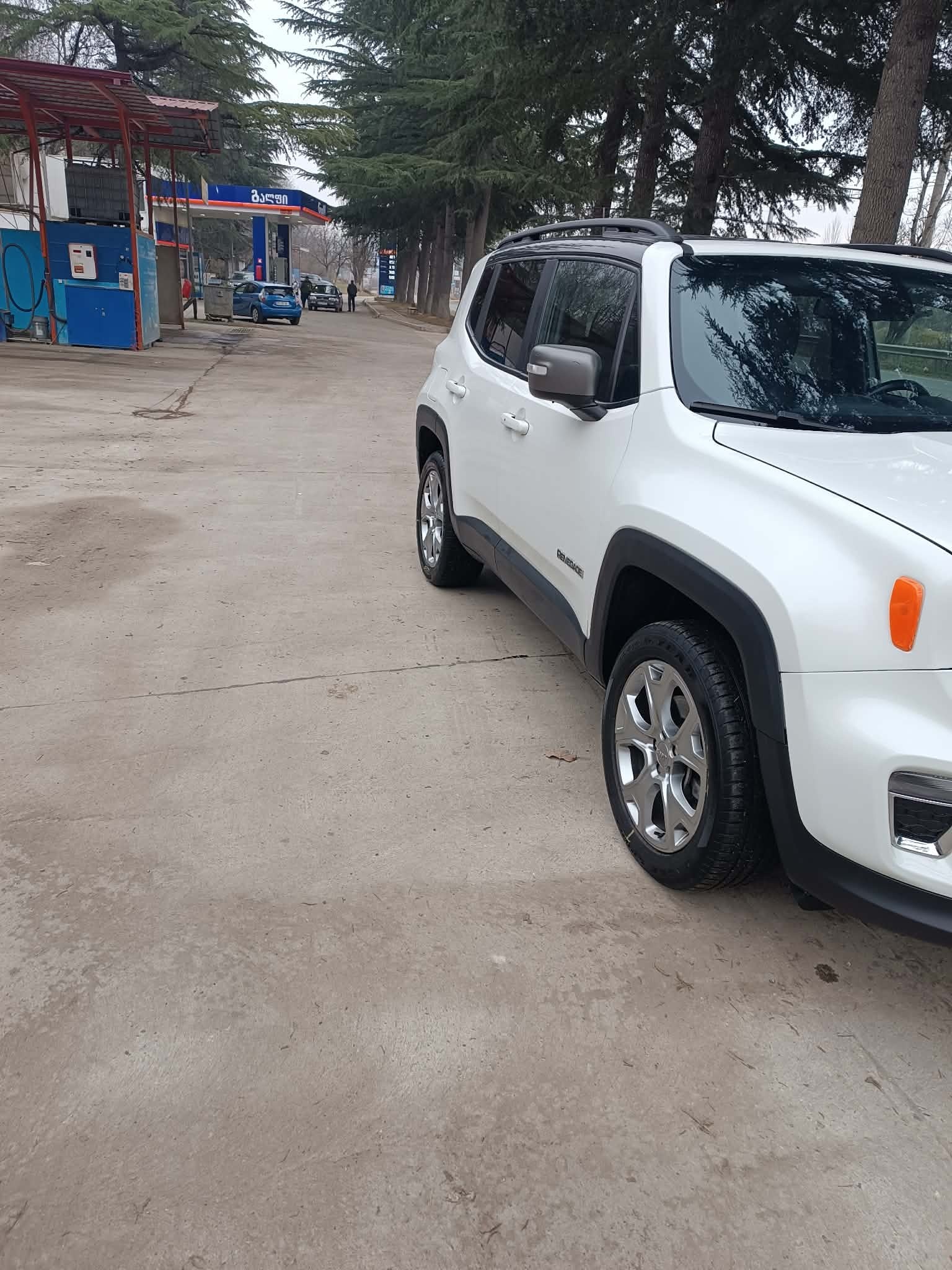 Jeep Renegade - фото 3