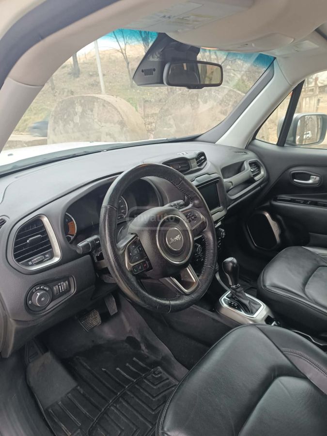 Jeep Renegade - фото 6