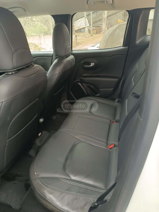 Jeep Renegade - фото 7