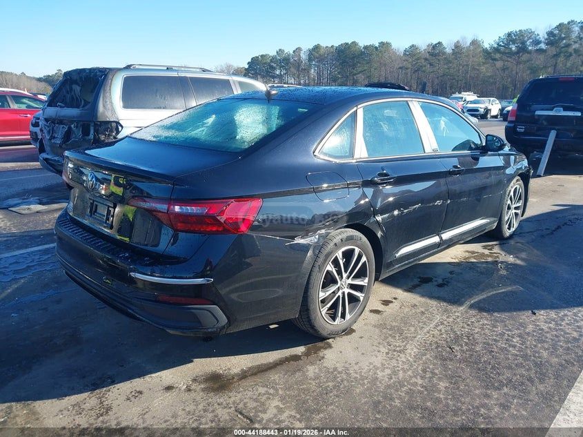 Volkswagen Jetta - фото 4