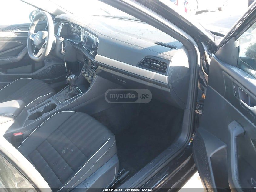 Volkswagen Jetta - фото 5