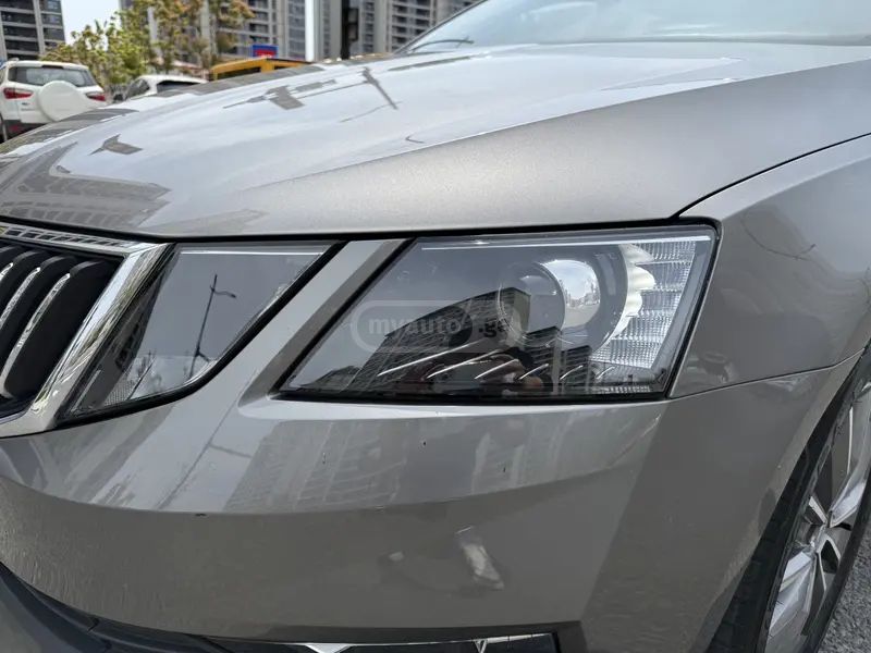 Skoda Octavia - фото 8