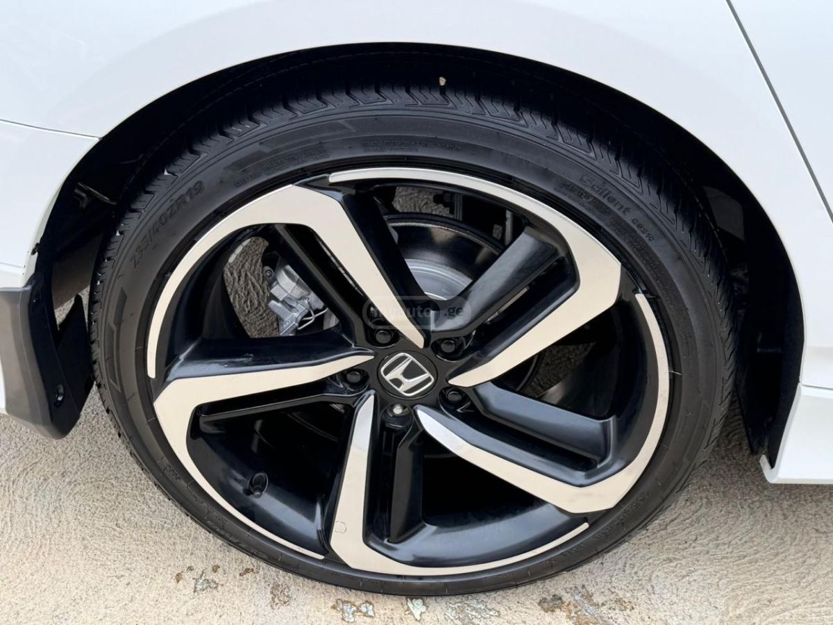 Honda Accord - фото 12