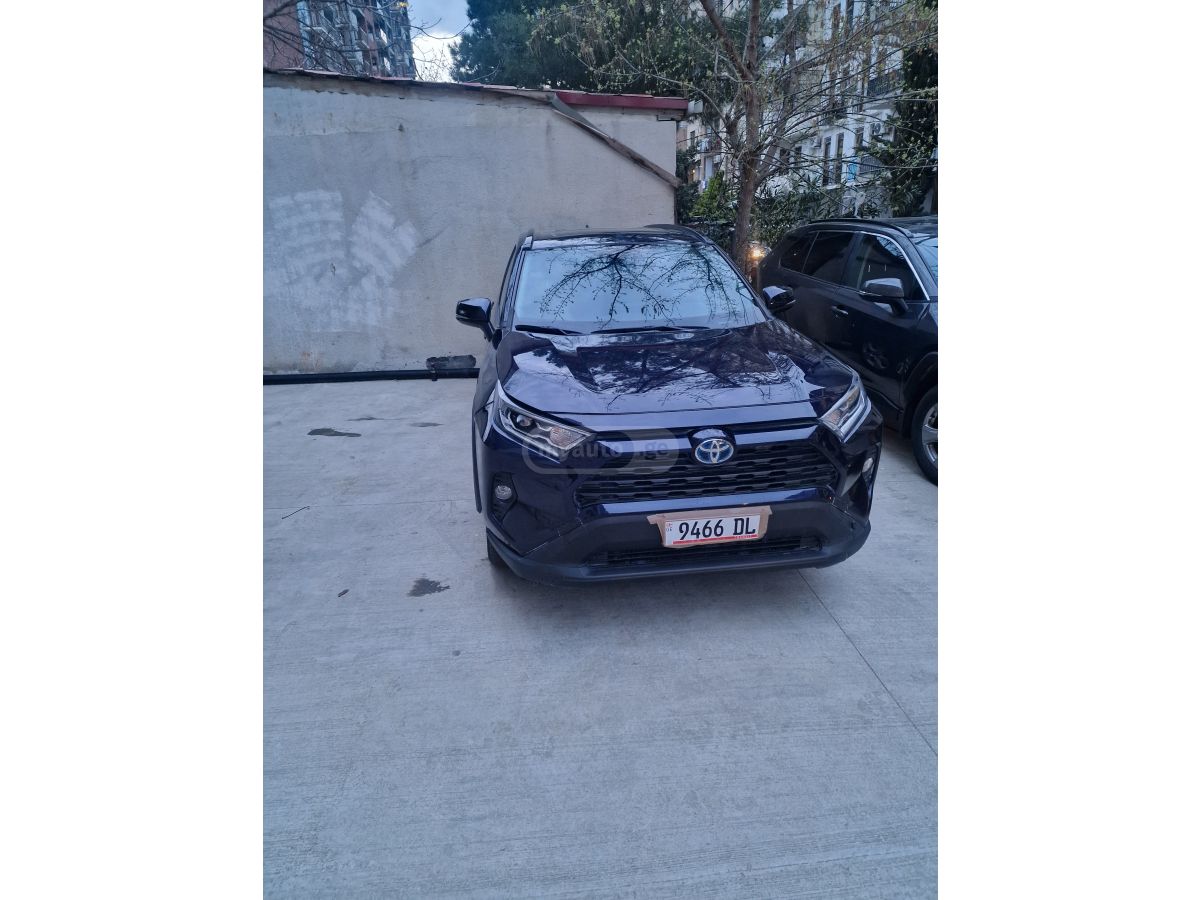 Toyota RAV 4 - фото 1