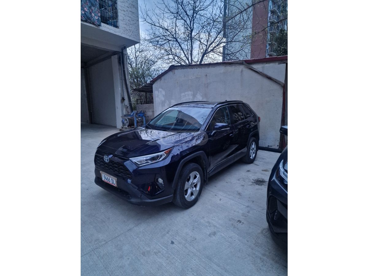 Toyota RAV 4 - фото 2