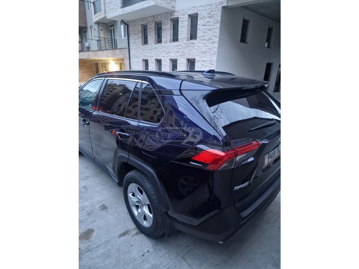 Toyota RAV 4 - фото 3