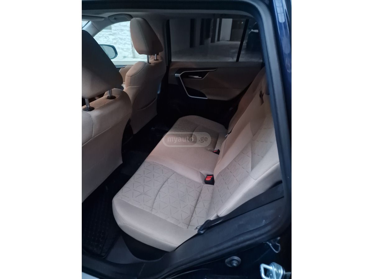 Toyota RAV 4 - фото 9