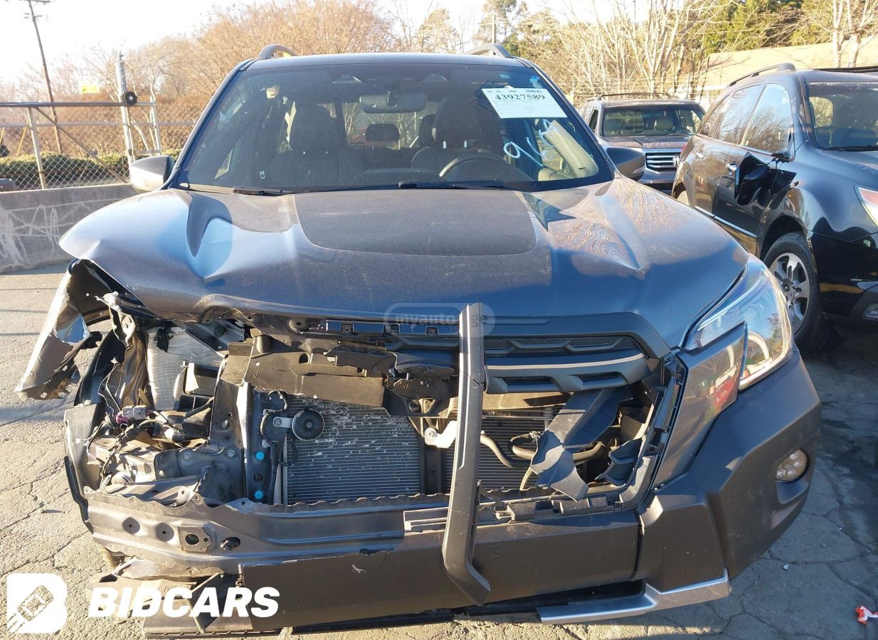 Subaru Premium 4dr All-Wheel Drive CV — миниатюра 5