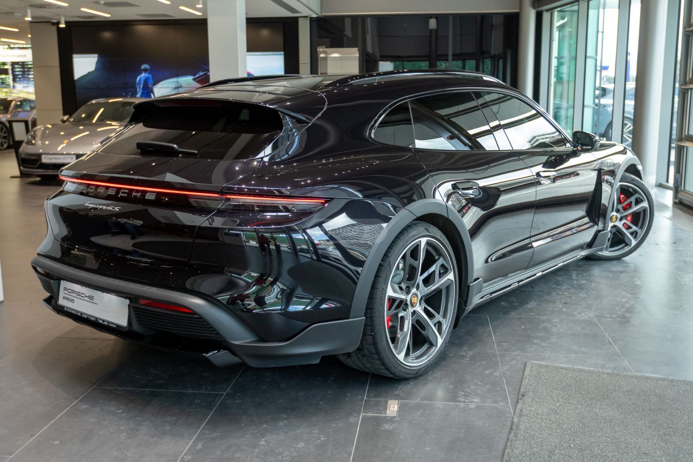 Porsche Taycan 4 S - фото 7