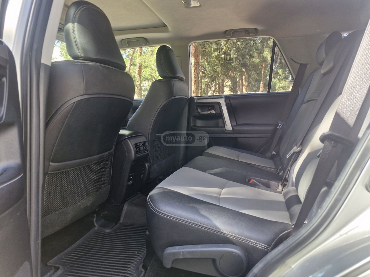 Toyota 4 Runner - фото 10