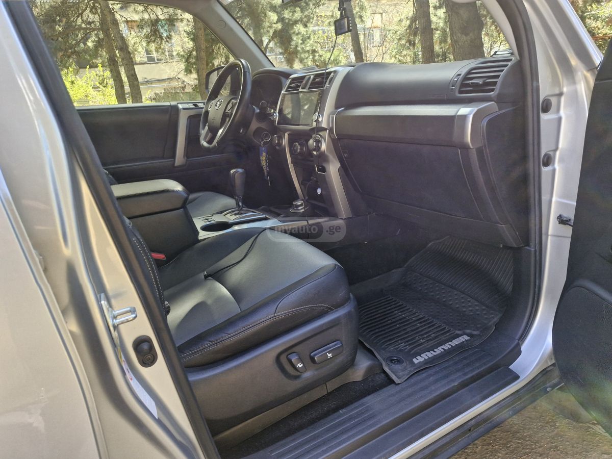 Toyota 4 Runner - фото 12