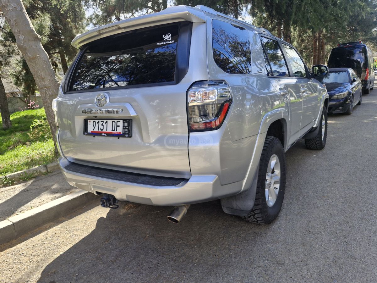 Toyota 4 Runner - фото 8