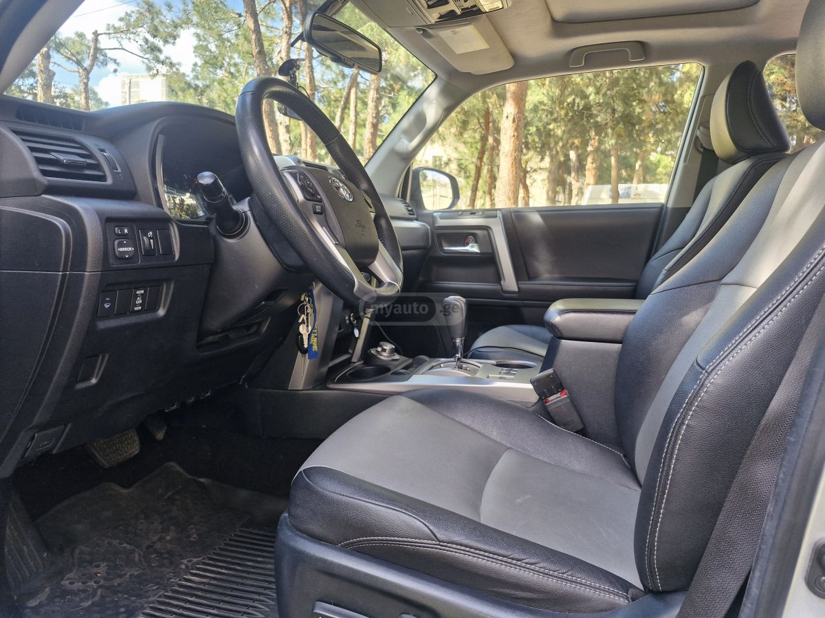 Toyota 4 Runner - фото 9