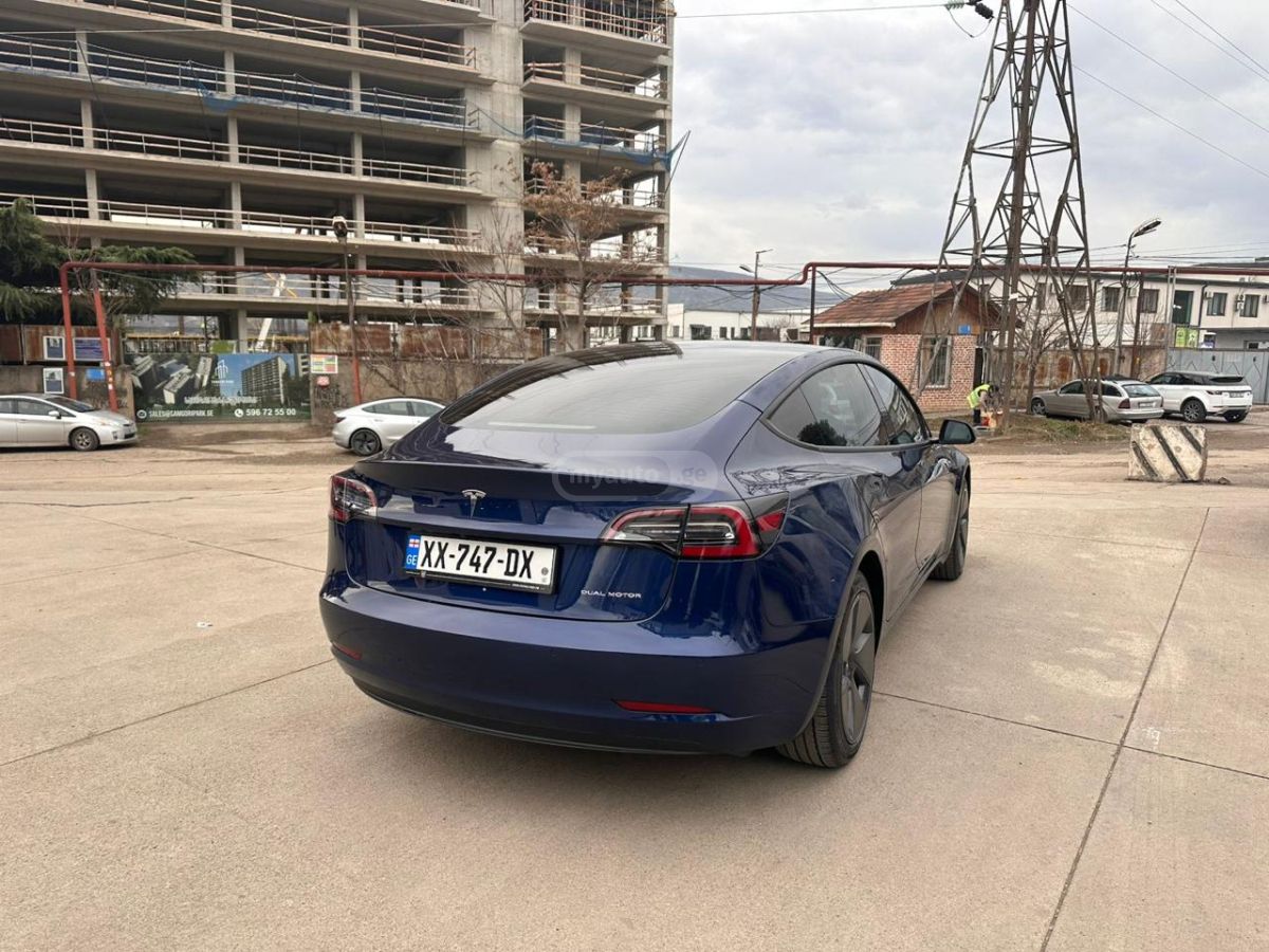 Tesla Model 3 - фото 4