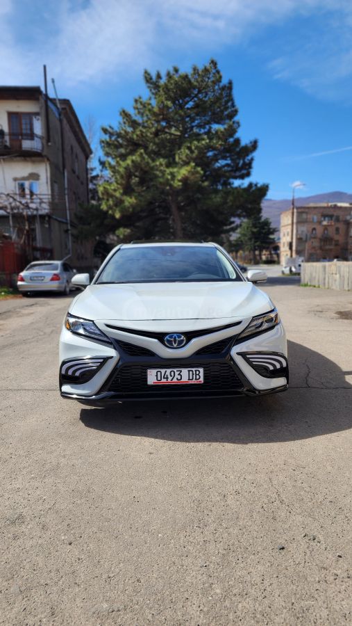 Toyota Camry - фото 2