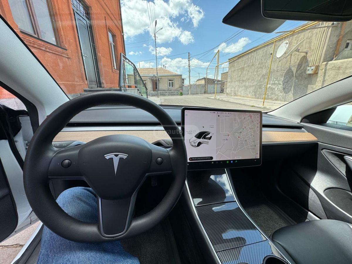 Tesla Model 3 - фото 4