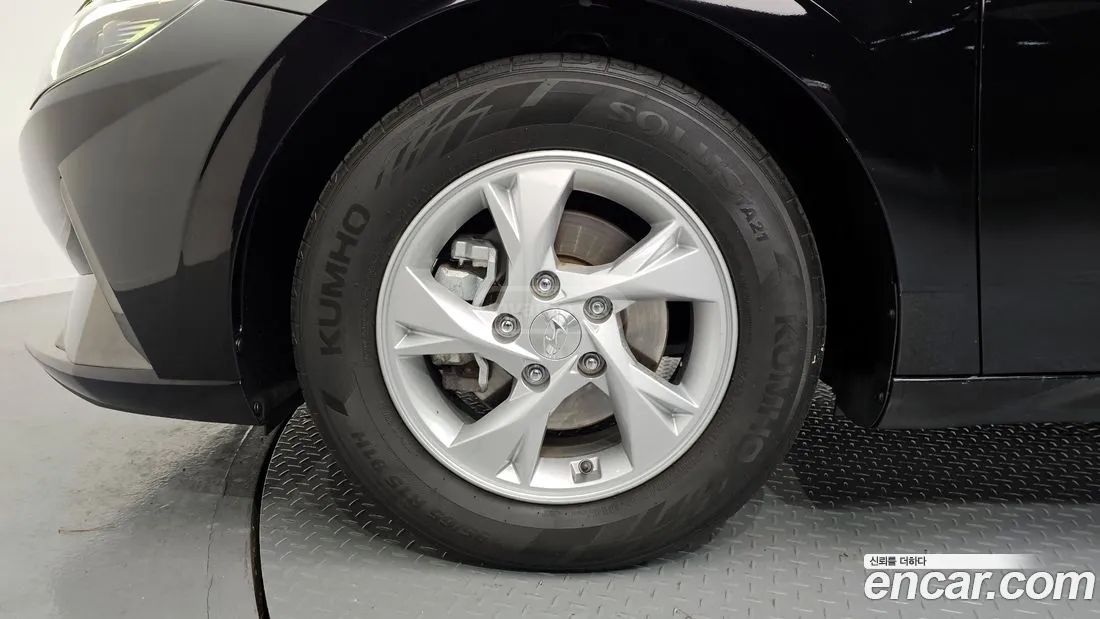 Hyundai Elantra - фото 5