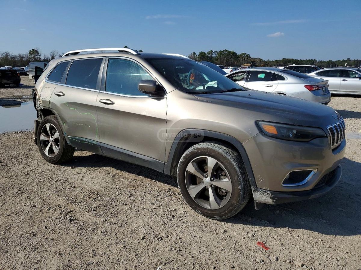 Jeep Cherokee - фото 4