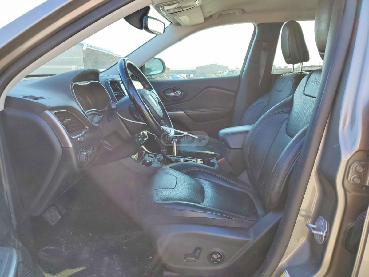 Jeep Cherokee - фото 7